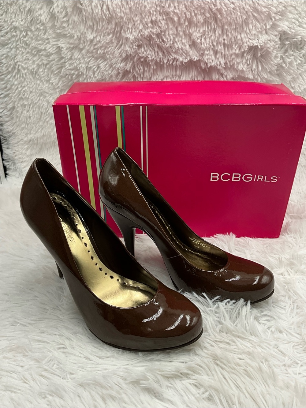 BCBGirls Edith Pumps Size 6.5 Brown Patent Concealed Platform Pumps w/ Box